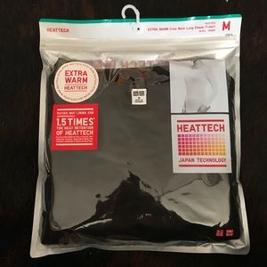 Uniqlo Heat Tech black crew neck tee shirt